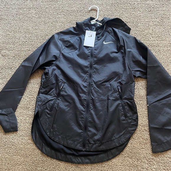 Nike Running Essentials Jacket in Black - XS - Picture 3 of 4